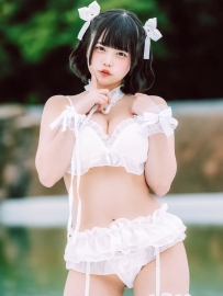 這惹火身材誰頂得住啊！櫻花妹完美的身材比例讓人凍未條！